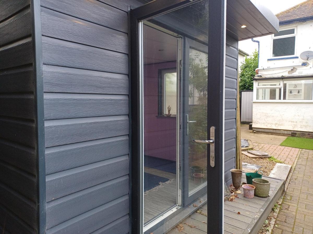 46 Linden Road * Scalby (North Yorkshire)